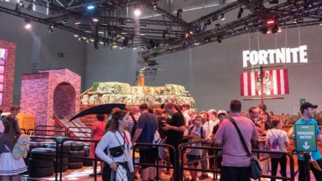[MaJ - Gamescom 2018] Il fait caca dans un sac en attendant de jouer à Fortnite